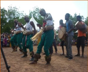 Cultural Troupe entertain guest