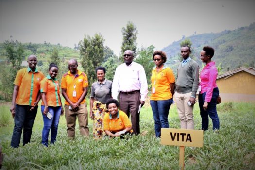 Vestine poses with CIP team and a DFID staff after paying off a courtesy visit. Photo: Aime Ndayisenga/ CIP-SSA